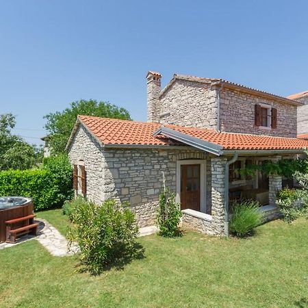 Holiday Homes Ana And Maria Kanfanar Extérieur photo